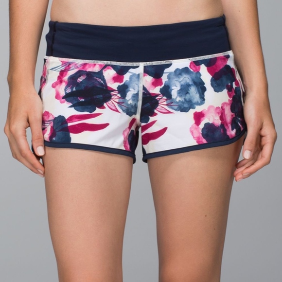 Lululemon Speed Short 4-way stretch Inky Floral - Picture 1 of 5
